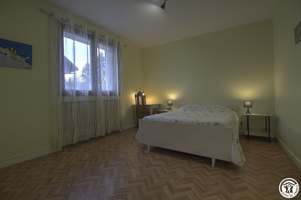 5 chambres, fer et planche à repasser, Wi-Fi gratuit, draps fournis