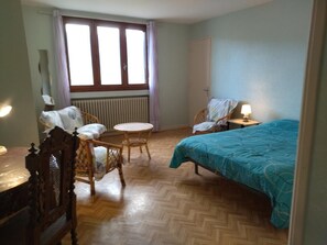 5 soverom, strykejern/-brett, wi-fi (inkludert) og sengetøy