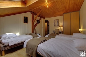 3 bedrooms, iron/ironing board, free WiFi, bed sheets