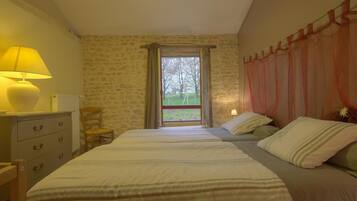 2 soverom, strykejern/-brett, wi-fi (inkludert) og sengetøy