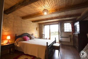 4 室のベッドルーム、アイロン / アイロン台、WiFi (無料)