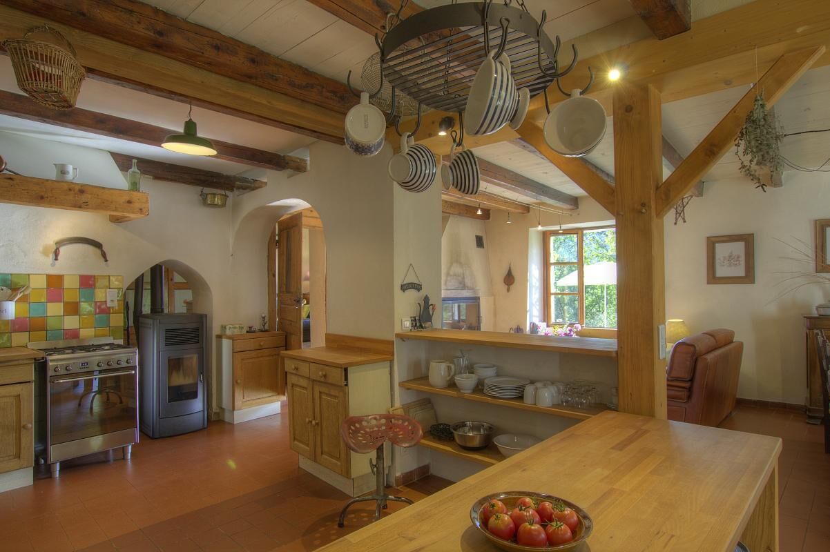 Oven, dishwasher, coffee/tea maker, toaster