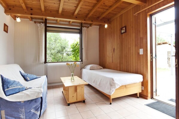 1 bedroom, iron/ironing board, free WiFi