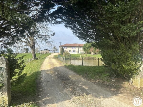 Property grounds - Nuance Mauve - Saint Benigne (SAINT BENIGNE)