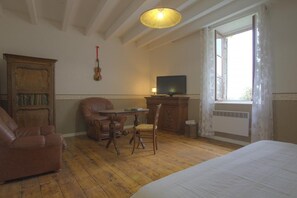 1 soverom, strykejern/-brett, wi-fi (inkludert) og sengetøy