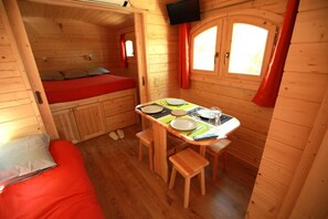 1 多间卧室、熨斗/熨衣板、免费 WiFi、床单