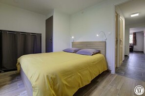 2 slaapkamers, een strijkplank/strijkijzer, gratis wifi, beddengoed