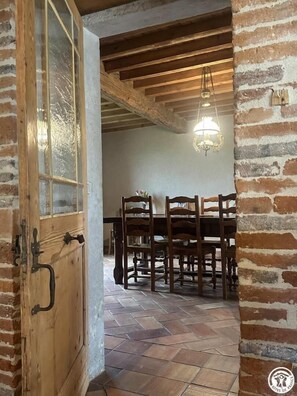 Dining - La Treille - Meillonnas (MEILLONNAS)