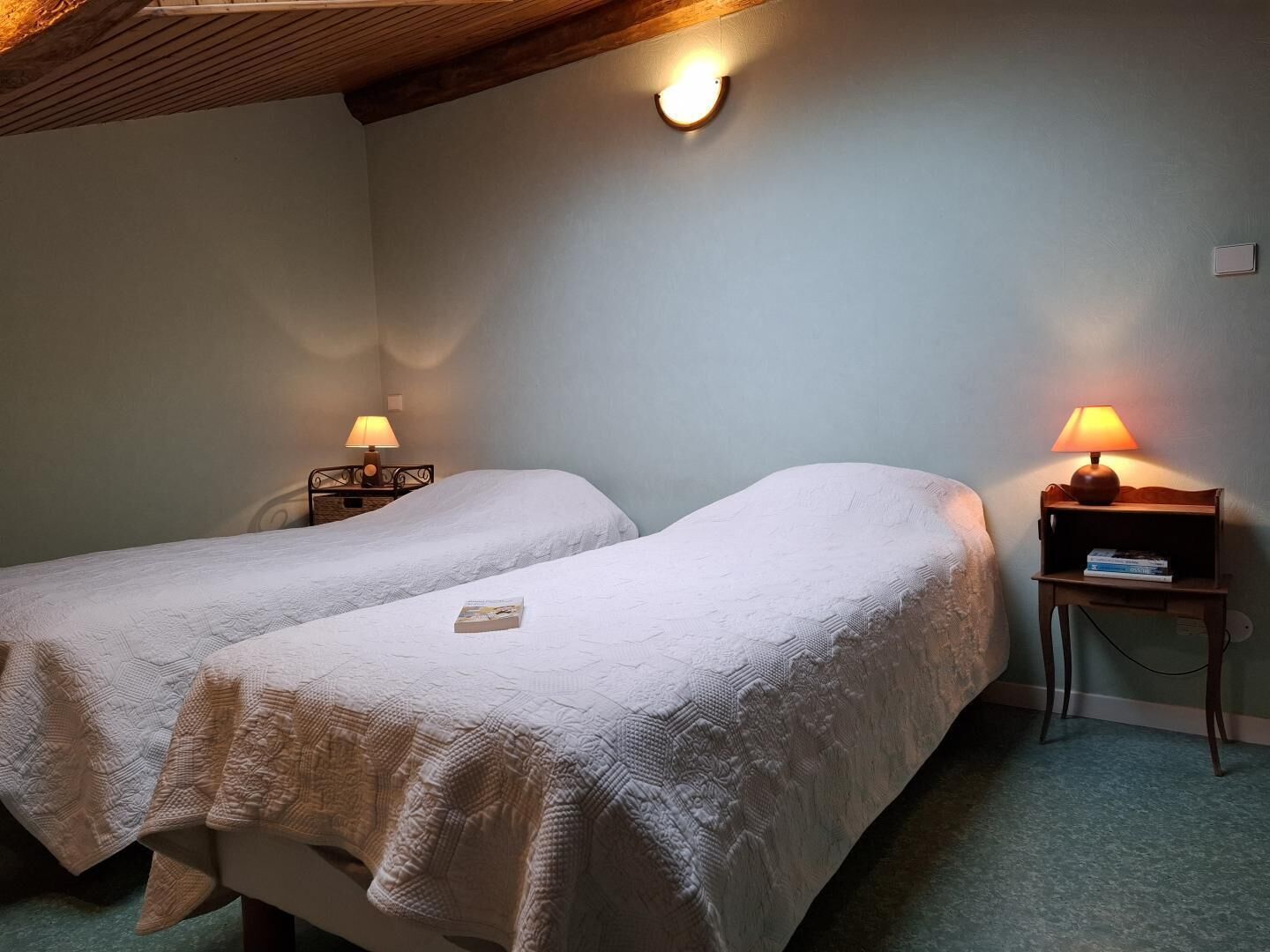 2 slaapkamers, een strijkplank/strijkijzer, gratis wifi