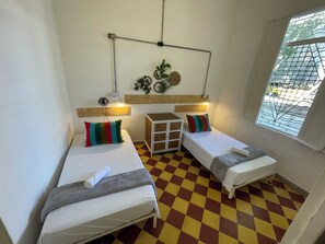 1 bedroom, free WiFi, bed sheets - Hermosa Habitacion Basica Twin Para 4 Personas En El Sector De La Candelaria (medellin)