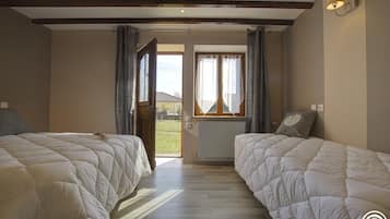 2 bedrooms, iron/ironing board, free WiFi, wheelchair access