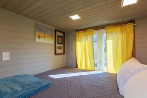 2 bedrooms, bed sheets