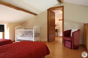 2 habitaciones, tabla de planchar con plancha y wifi gratis 