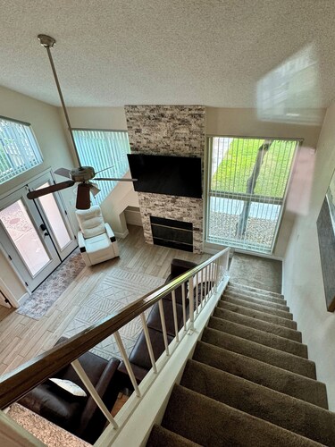 Perfect Location - 5 minute walk to Cubs Stadium!