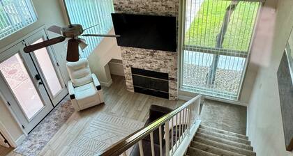 Perfect Location - 5 minute walk to Cubs Stadium!