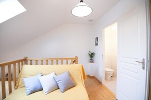 1 bedroom, iron/ironing board, free WiFi, bed sheets