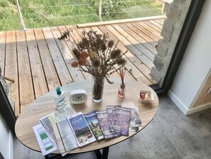 Terrace/patio - Beaume d’ataraxie - Beautiful View Room (Apt. 4) (Solignac-sur-Loire)