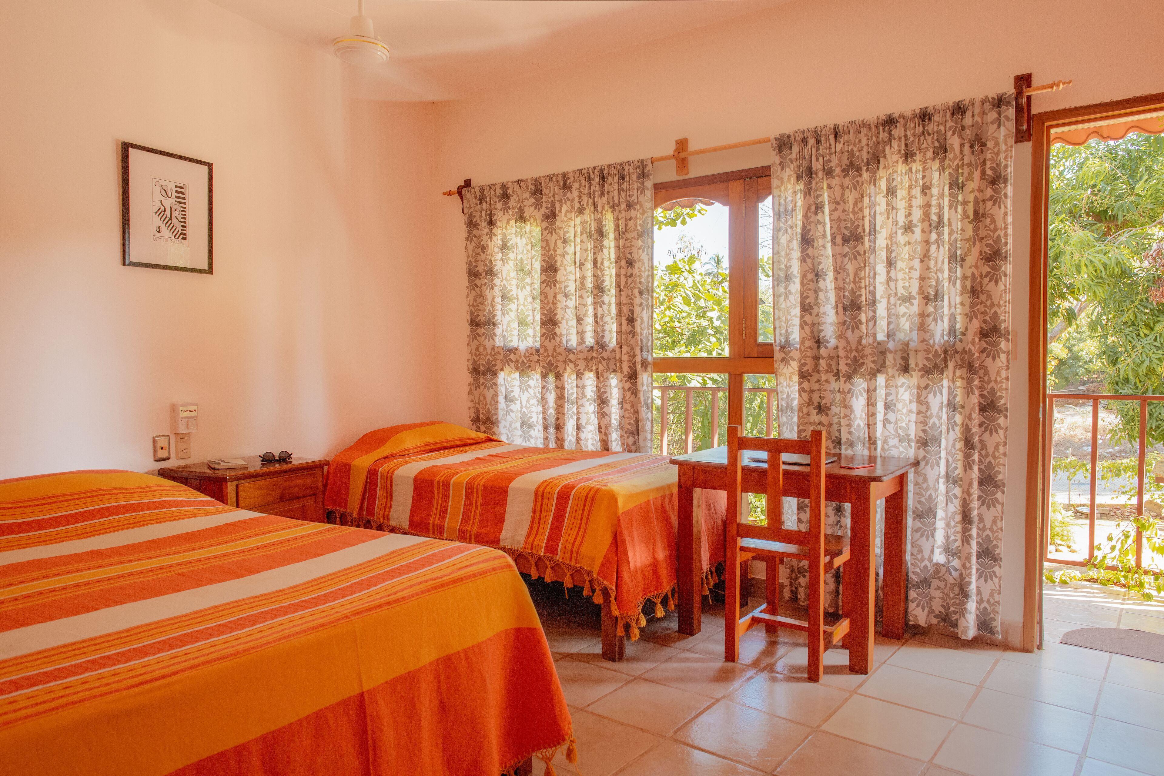 Habitación doble estándar | Wifi gratis y ropa de cama 