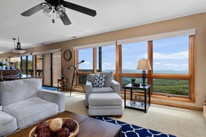 TV - Cliffs 26 with Wintergreen Advantage (Wintergreen)