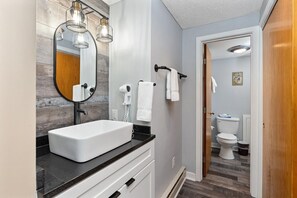 Hårføner og håndklær