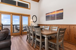 Dining - Highlands 42 with Wintergreen Advantage (Wintergreen)