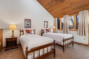 3 bedrooms, internet, bed sheets