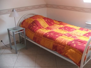 1 chambre, lit parapluie