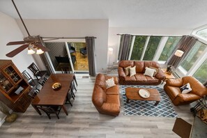 TV, fireplace - Fairway Woods 36 with Wintergreen Advantage (Wintergreen)