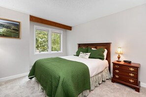 3 bedrooms, Internet, bed sheets - Fairway Woods 36 with Wintergreen Advantage (Wintergreen)