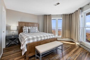 4 bedrooms, Internet, bed sheets
