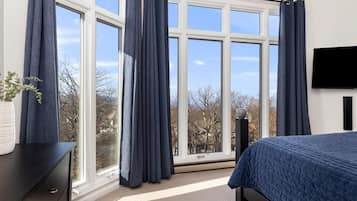 4 bedrooms, internet, bed sheets