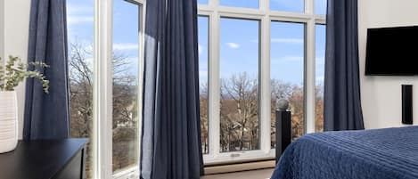 4 bedrooms, internet, bed sheets