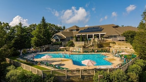 Pool - Mountain Inn Lodge 64 with Wintergreen Advantage (Wintergreen)