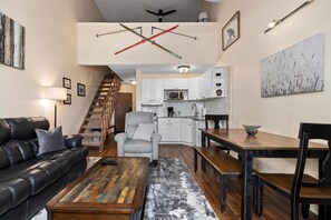 TV - Timbers Lodge 53 with Wintergreen Advantage (Wintergreen)