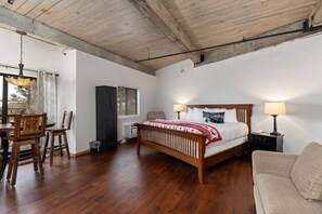 Interior - Mountain Inn Studio 91 with Wintergreen Advantage (Wintergreen)