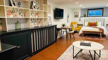 1 chambre, fer et planche Ă repasser, Wi-Fi, draps fournis