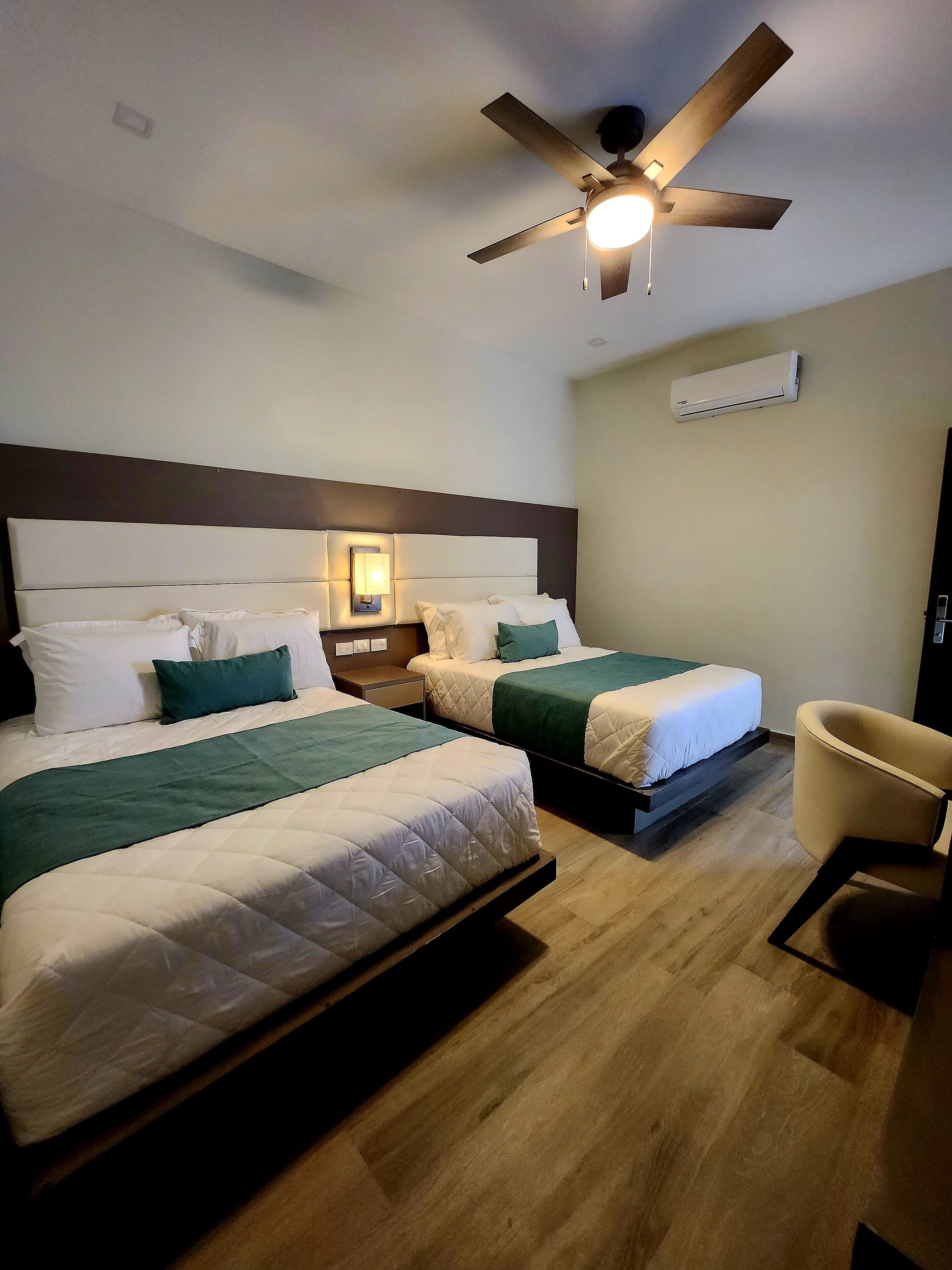 Deluxe-Doppelzimmer | Daunenbettdecken, kostenloses WLAN, Bettwäsche