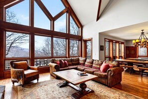 TV, peis og fotballspill