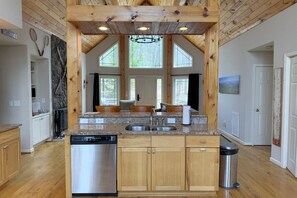 Interior - Cabin Blue Ridge with Wintergreen Advantage (Wintergreen)