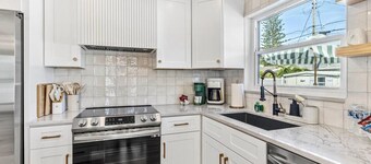 Beach House Retreat with a Private Pool - Your Perfect Getaway!