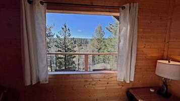 2 slaapkamers, reisbedje, gratis wifi, beddengoed