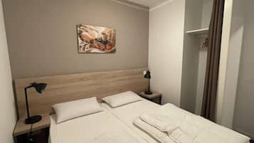 WiFi, bed sheets