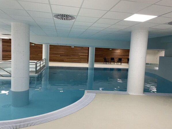 Innenpool, beheizter Pool