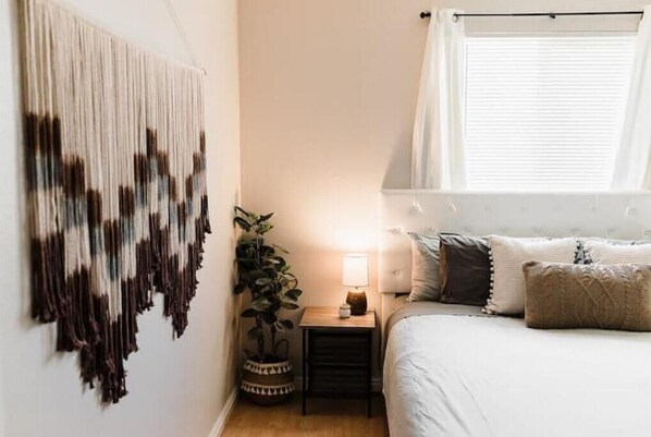 2 bedrooms, travel crib, WiFi, bed sheets