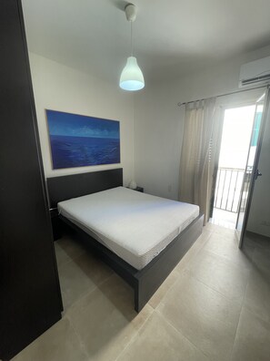 2 makuuhuonetta, silitysrauta/-lauta, ilmainen Wi-Fi, vuodevaatteet