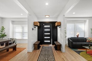 Interior - 16-Guest 6BR Detroit Retreat • Games & Parking (Detroit)