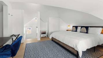 Iron/ironing board, travel crib, WiFi, bed sheets