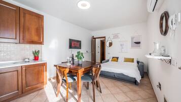 2 Schlafzimmer, Schreibtisch, BĂŒgeleisen/BĂŒgelbrett, Reisekinderbett