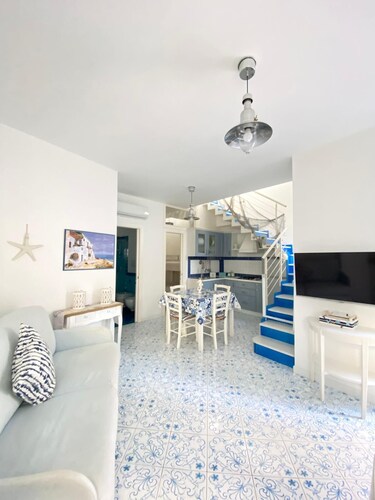 Arime Apartment
Elegance and Tradition a Stone's Throw from the Sea"