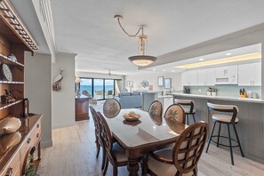 Dining - Fresh & Light Oceanfront Condo (Key Colony Beach)